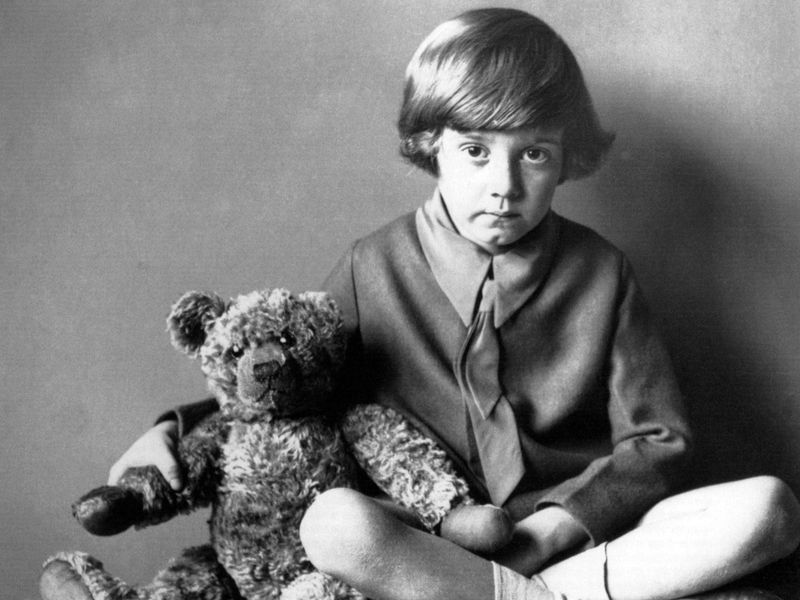 Christopher Robin und Edward © Pictorial Press Ltd-Alamy Stock Photo